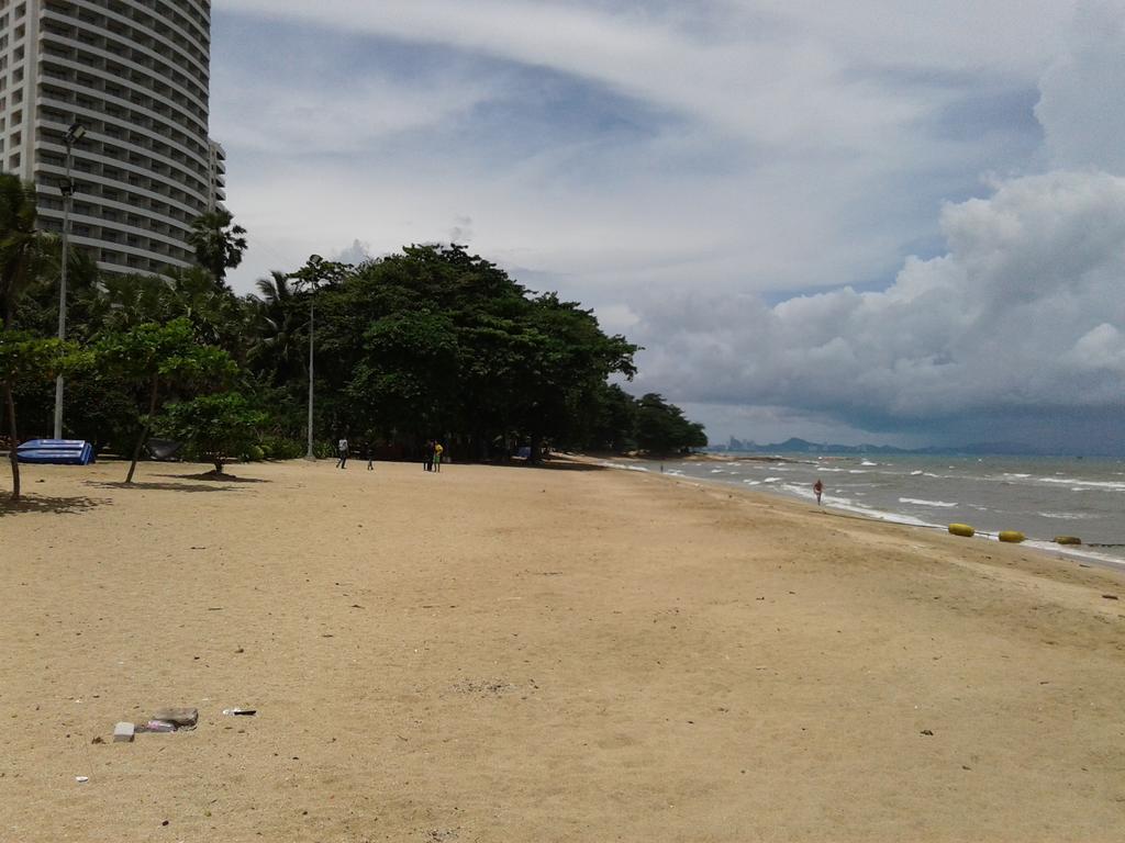 Burnout Guesthouse Pattaya Eksteriør billede