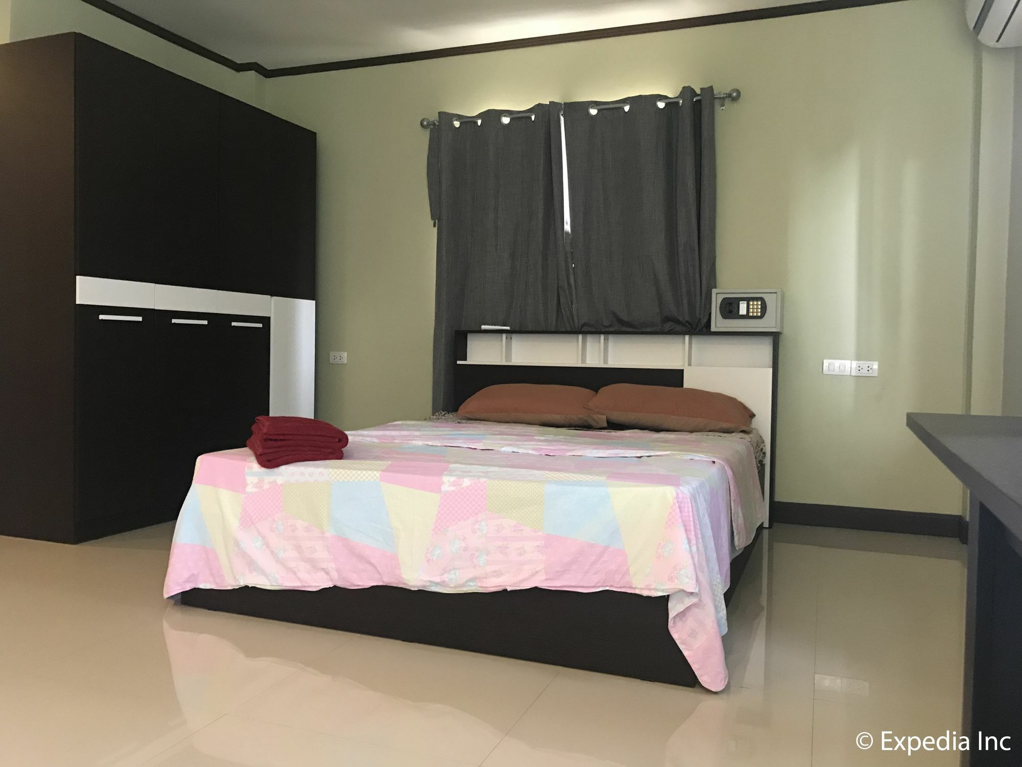 Burnout Guesthouse Pattaya Eksteriør billede