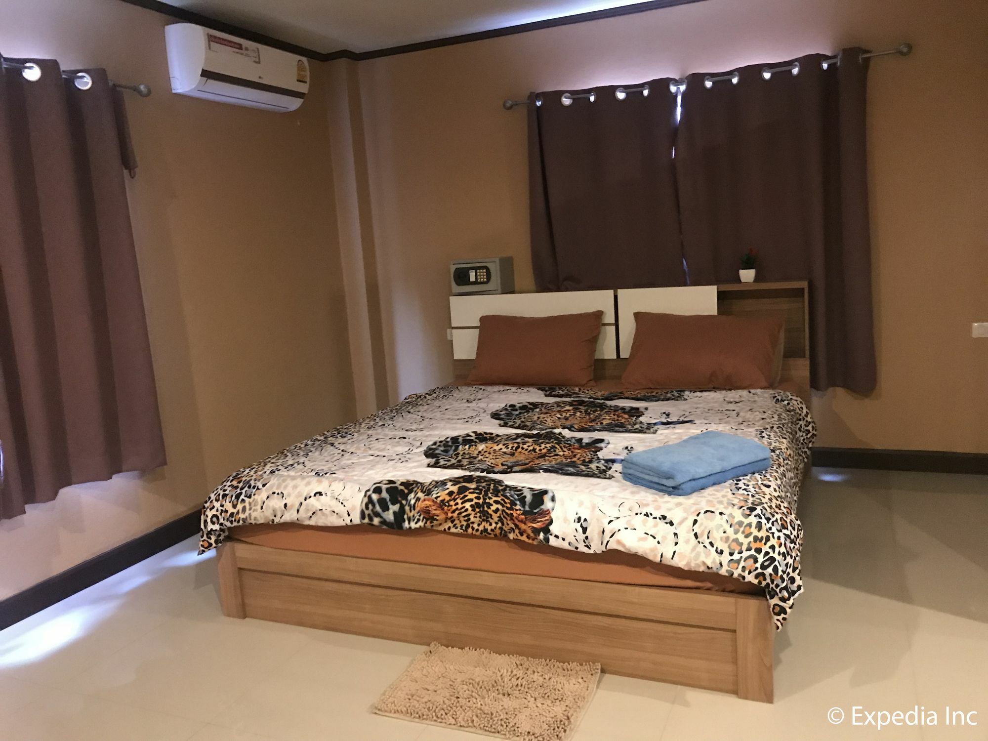 Burnout Guesthouse Pattaya Eksteriør billede